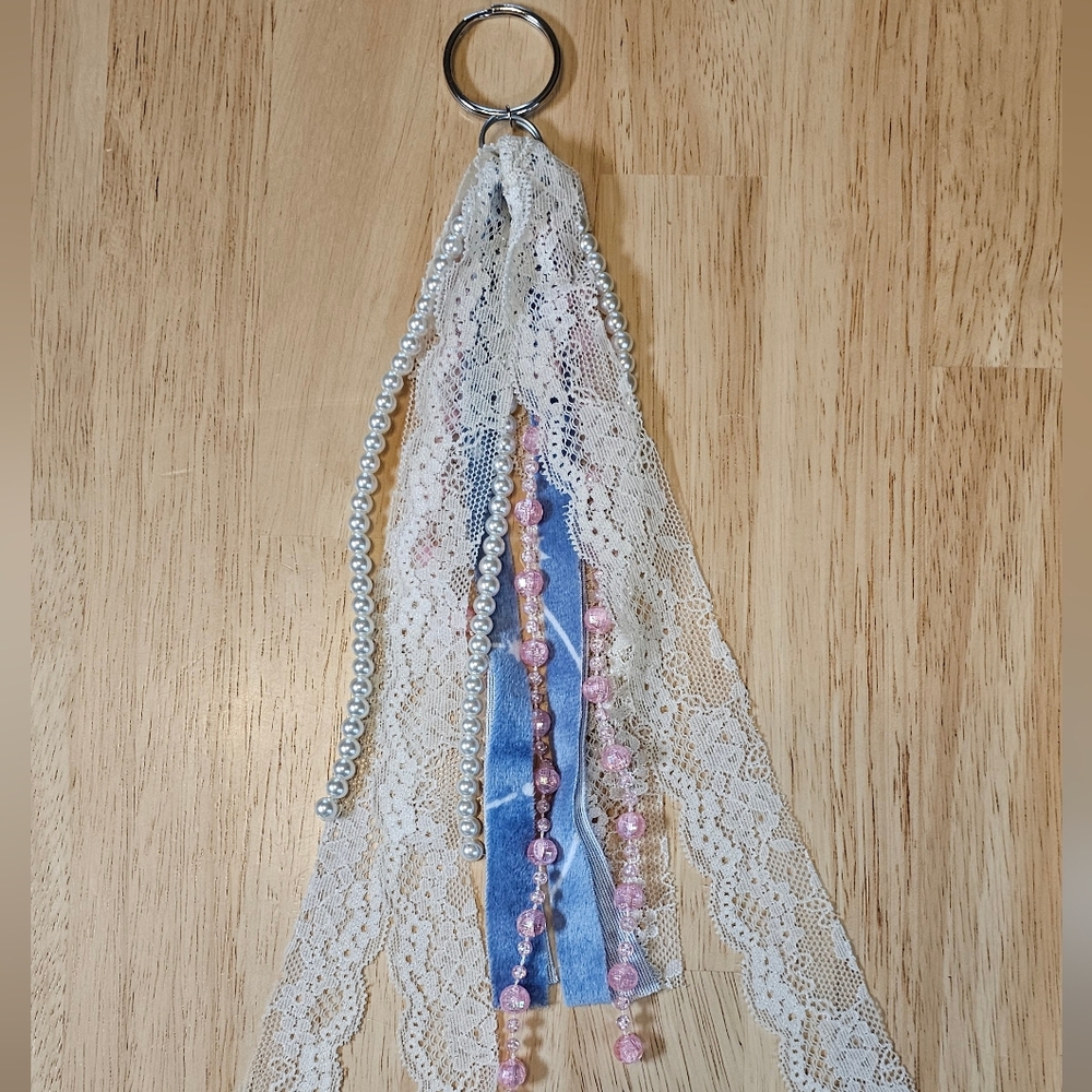 New✨️Lace & Bead Keychain - Picture 4 of 4